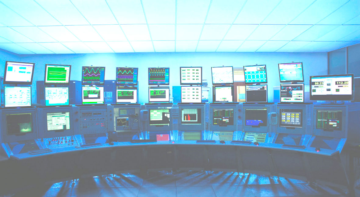 Системы сопровождения летательных аппаратов вдоль линейных объектов